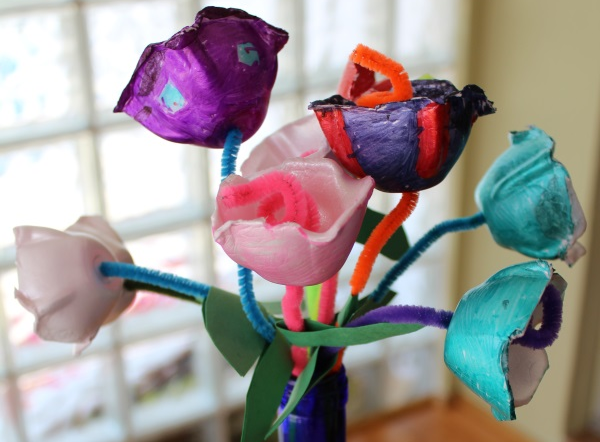 Egg Carton Flowers Craft! An Easy Activity for Kids!