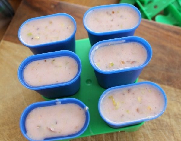 Pistachio and Raspberry Freezer Pops!