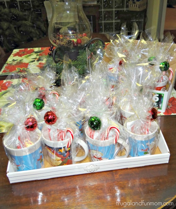 Check Out These 16 Semi Homemade Gifts I Made Under $25 Dollars! Christmas Mugs with Hot Cocoa and Candy Canes!