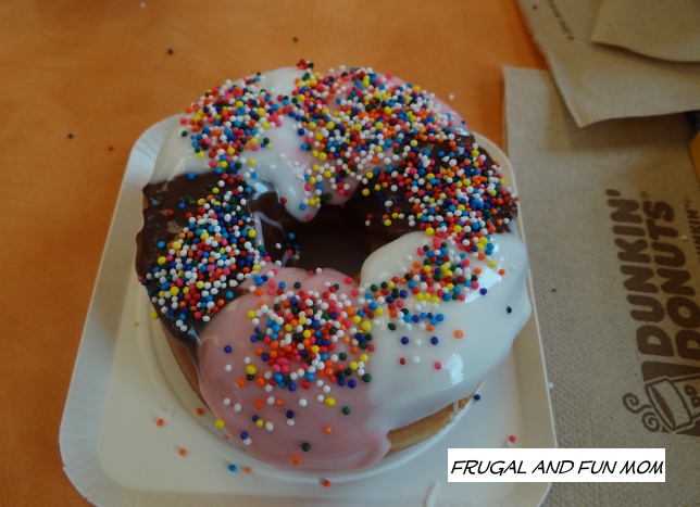 Donut  Decorating Dunkin Donuts kids