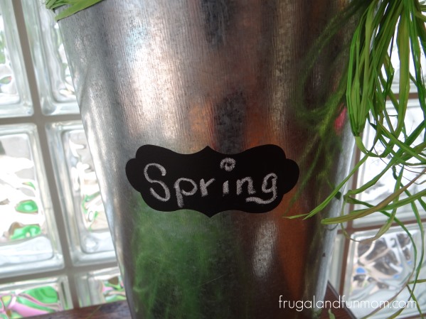 Transforming Garage Sale Galvanized Buckets Into Spring Decorations 