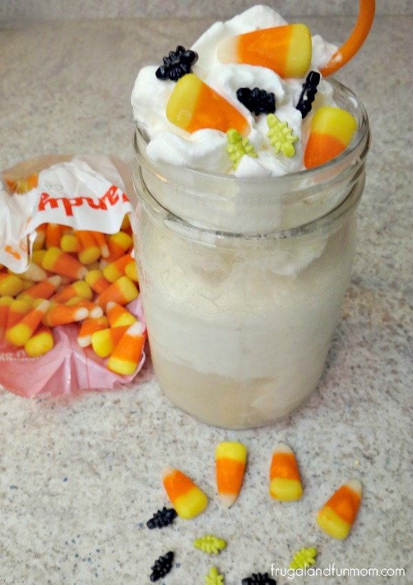 Spooky Ginger Ale Float! A Halloween Inspired Treat!