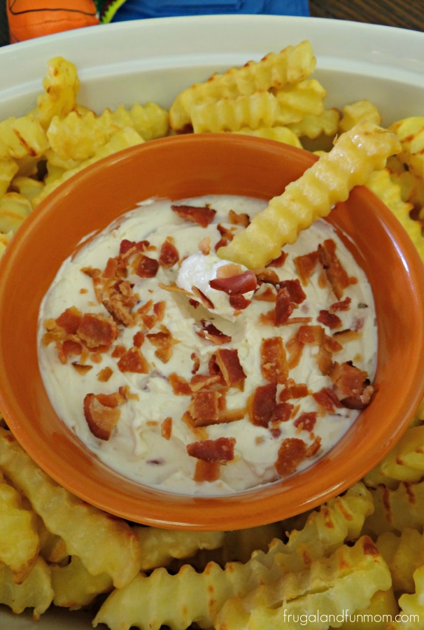 Bacon and Sour Cream in French Fry Dip