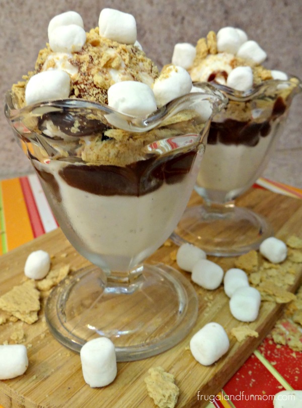 S’MORES Ice Cream Sundae With Homemade Chocolate Syrup #LetsMakeSmores #Ad