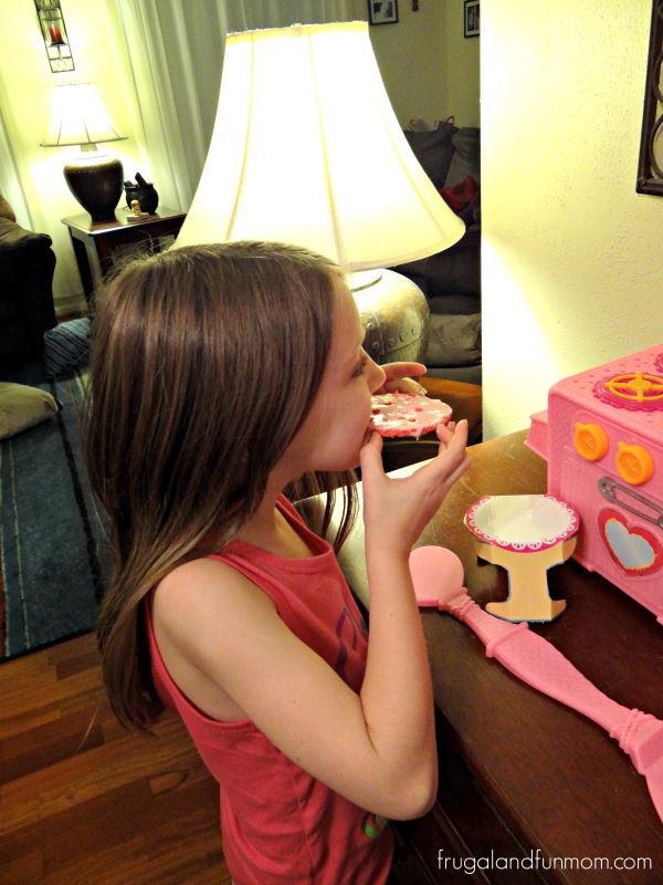 Eating the Lalaloopsy Baking Oven Cake
