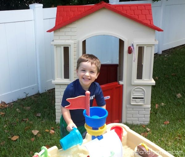 Little Tikes Cape Cottage Playhouse Playtime
