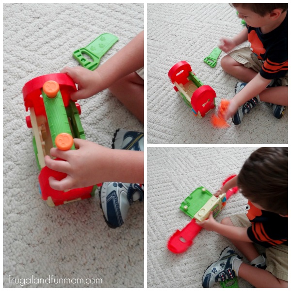 Playing with Scout's Build & Discover Tool Set LeapFrog