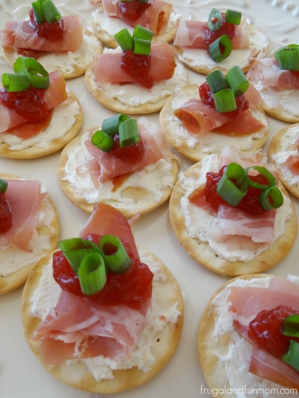 Prosciutto and Cranberry Crackers, An Appetizer Made For Holiday Entertaining! #HolidayWithGlade