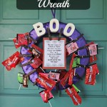 Halloween Candy Wreath! Decorating for Parties and Trick or Treat!