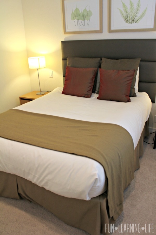 Encantada-Resort-in-Kissimmee-Florida-Bedroom-with-Queen-Bed