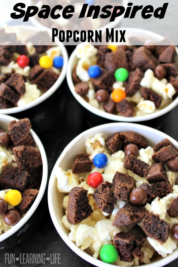 space-inspired-popcorn-mix-with-brownies