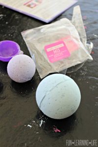 YOU*NIVERSE Galactic Bath Bombs Kit Review! - Fun Learning Life