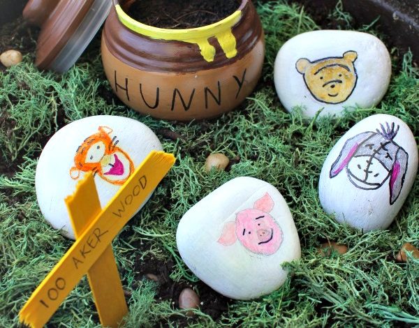 Winnie The Pooh Rock Decorating and CHRISTOPHER ROBIN Coloring Sheets!