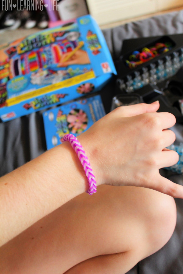 Rainbow Loom Is An Excellent Gift for Kids!